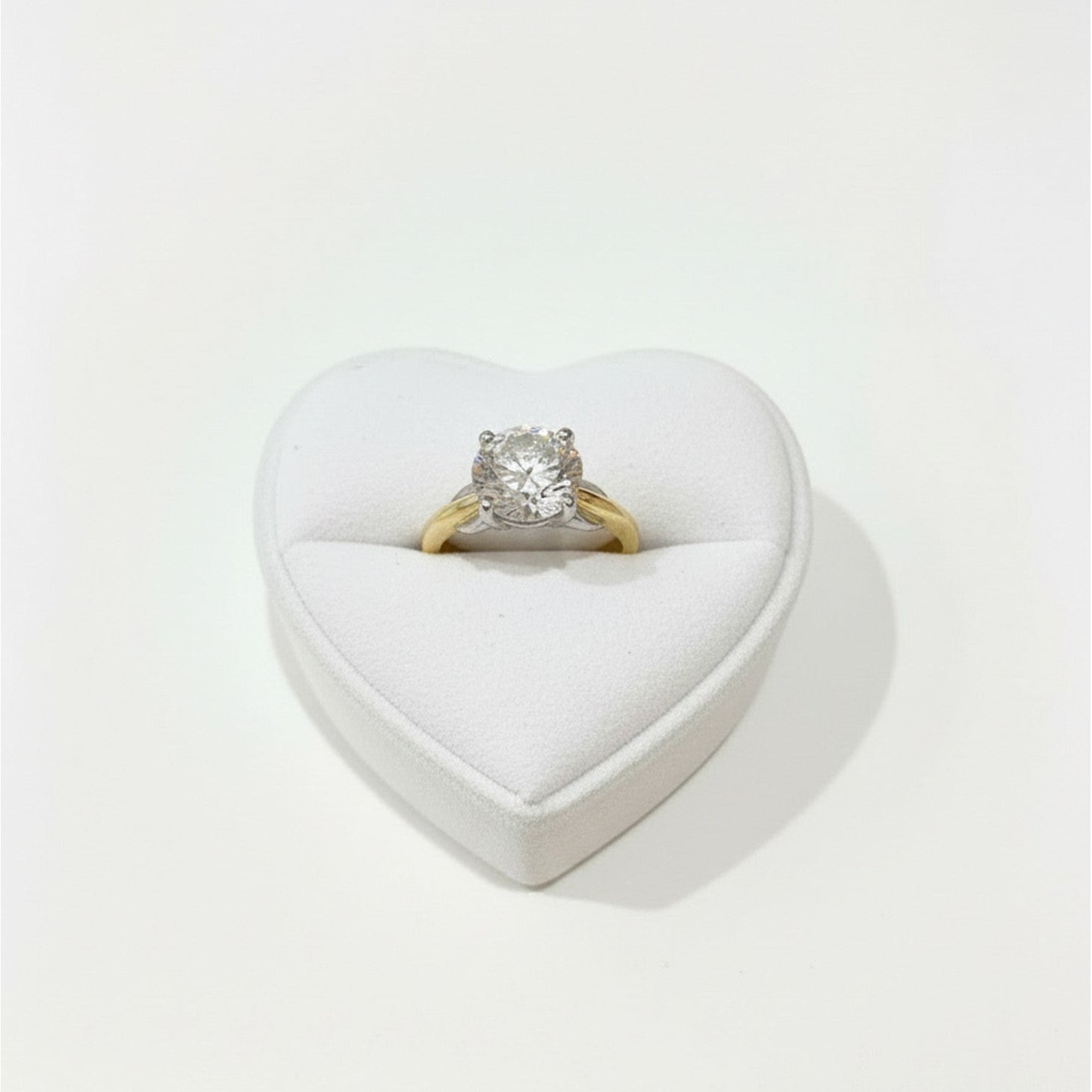 9ct Yellow Gold 2.06ct Round Brilliant Cut Lab Diamond Ring SR100088H