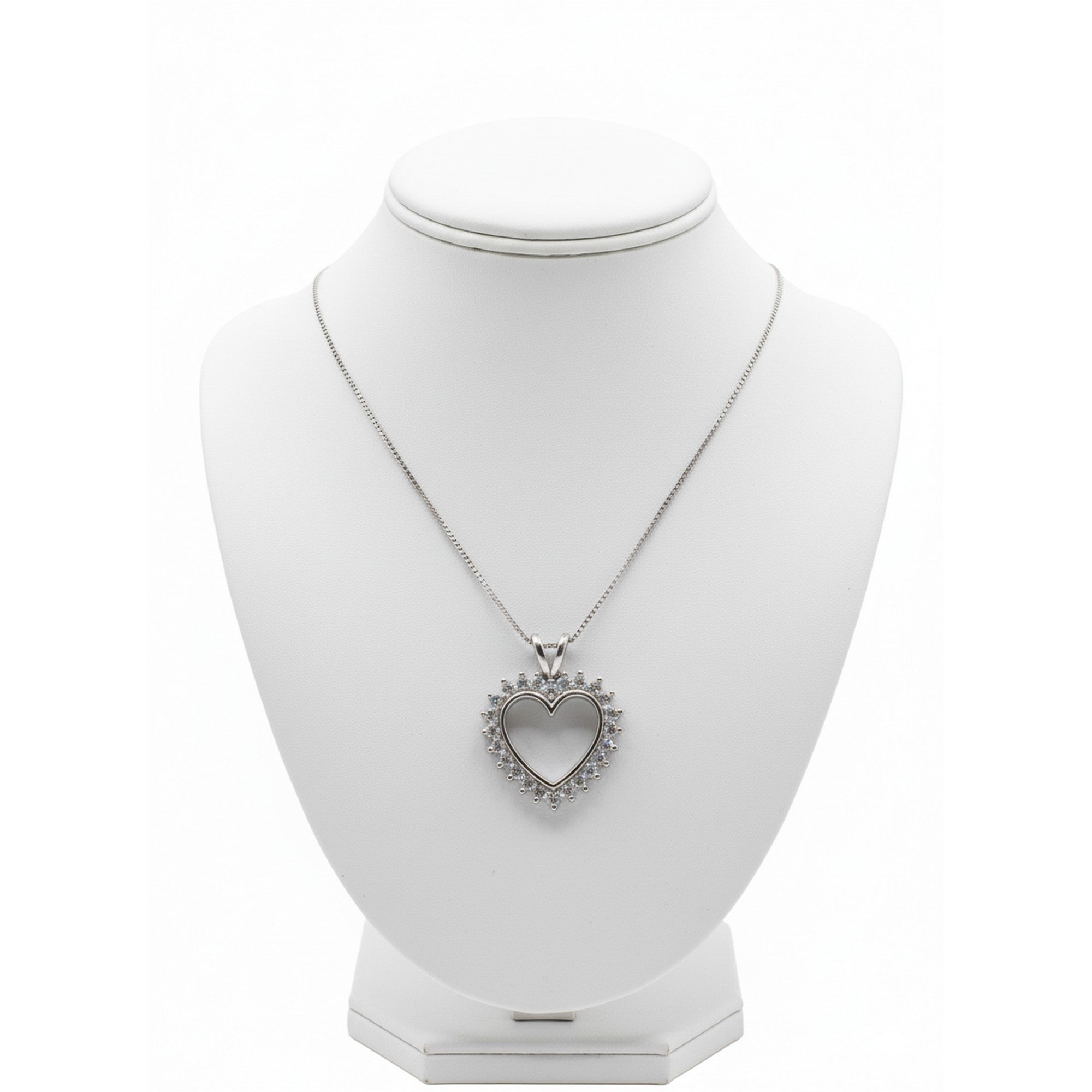 9ct White Gold 0.50pts Heart Pendant and Chain PN-NI50DIAHT
