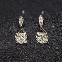 9ct White Gold 0.19ct Diamond Twisted Stud Earrings ESDE858WHAV