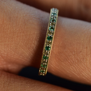 9ct Yellow Gold Emerald & Diamond 0.11ct 2mm Half Eternity Ring RE9100DA 